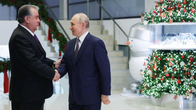 Путин пообещал наращивать обучение на русском языке в Таджикистане