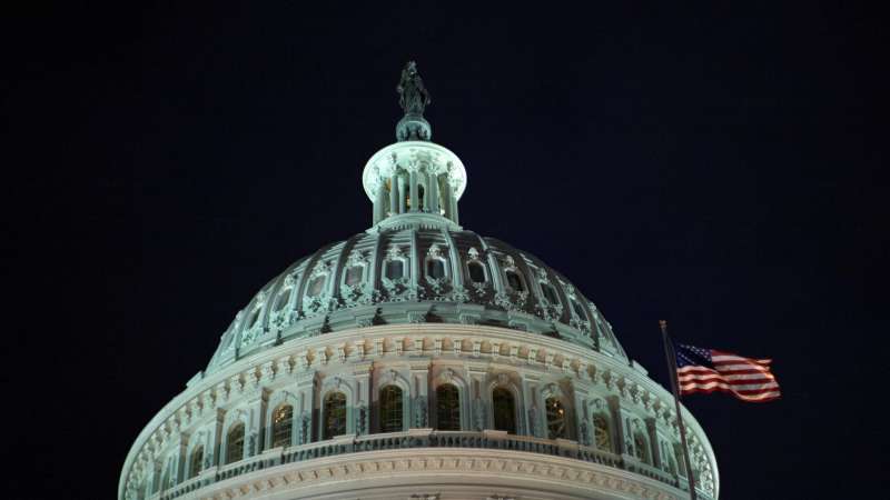 Экс-дипломат предупредил о неизбежности краха США