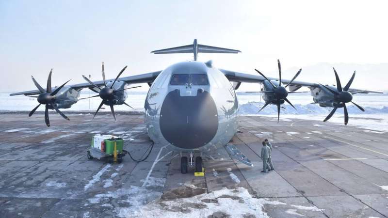 Минобороны Казахстана показало работу нового транспортного самолета А-400М
